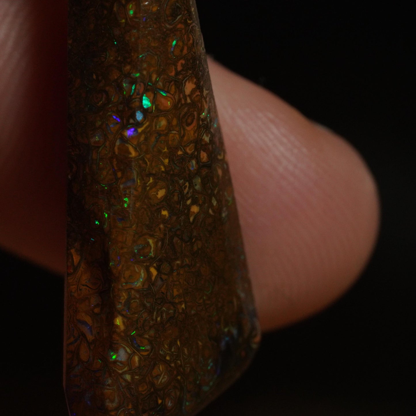 Boulder Opal Rub